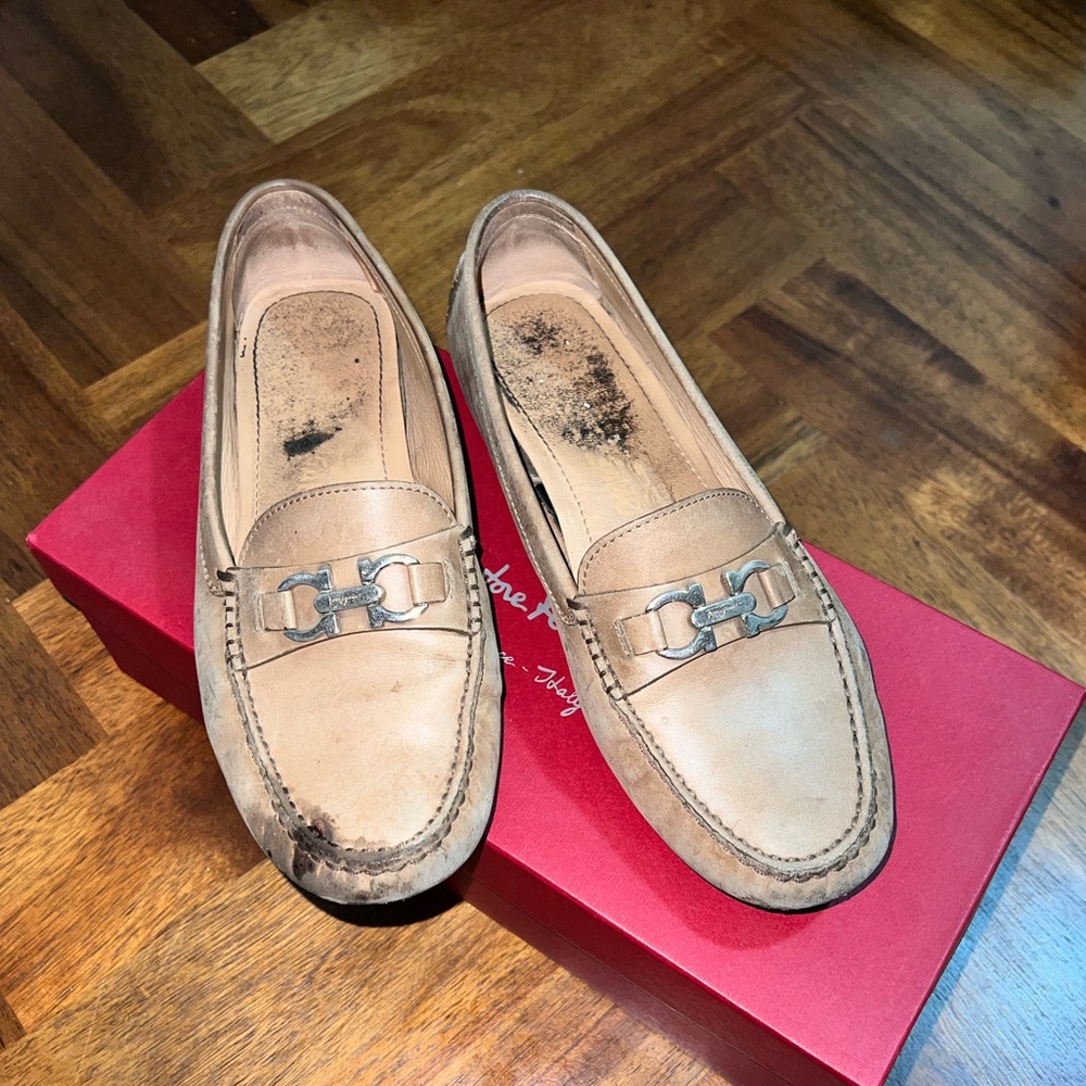 Salvatore Ferragamo Nude Loafers